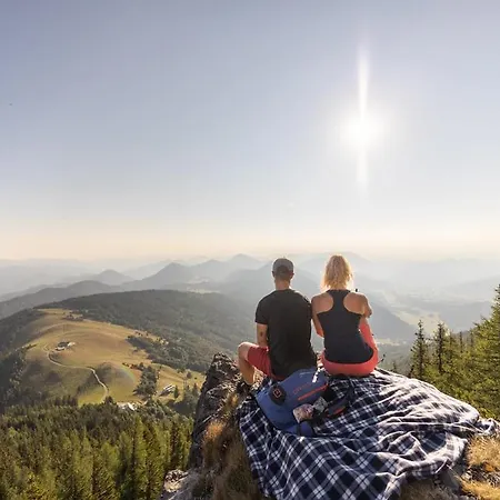 Design Retreat Schneeberg - Singlestudio, Gartenstudio, Whirlpool-suite Oder Maisonette-suite * Puchberg am Schneeberg